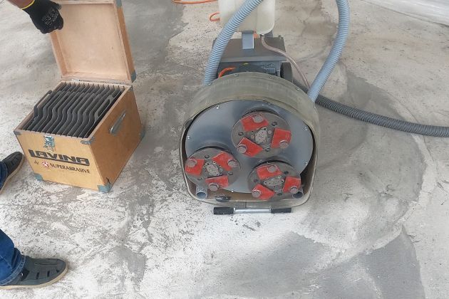 Для вышлифовывания тонкослойных покрытий с поверхности бетонных полов используются металлические PCD сегменты Для вышлифовывания тонкослойных покрытий с поверхности бетонных полов используются металлические PCD сегменты