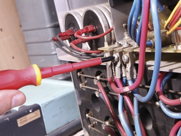 Диэлектрические отвертка, применение Диэлектрические отвертка, применение